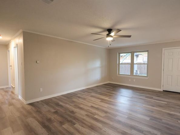 241  Berkshire Lane , Fort Worth Texas 76134