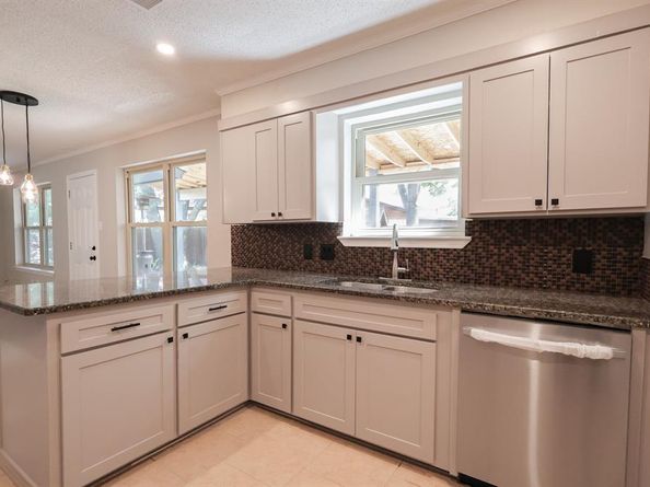 241  Berkshire Lane , Fort Worth Texas 76134