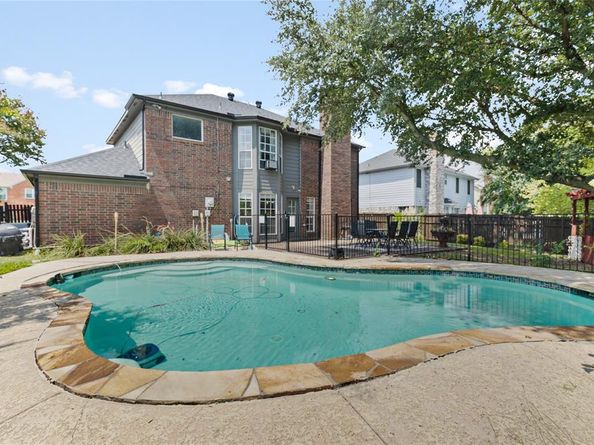 1520  Warwick Drive , Mansfield Texas 76063