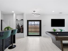 1810  Kraft Street , Dallas Texas 75212
