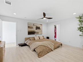 1810  Kraft Street , Dallas Texas 75212