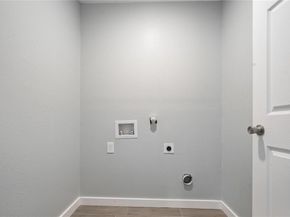 703 N Jester Avenue , Dallas Texas 75211