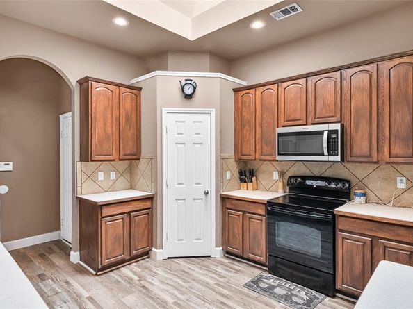 4828  Summer Oaks Lane , Fort Worth Texas 76123