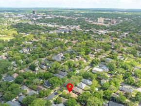 919 N Clinton Avenue , Dallas Texas 75208