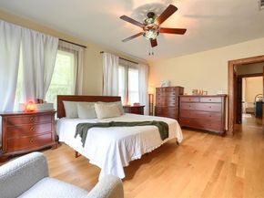 919 N Clinton Avenue , Dallas Texas 75208