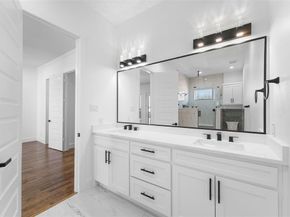 1320  Compton Street , Dallas Texas 75203