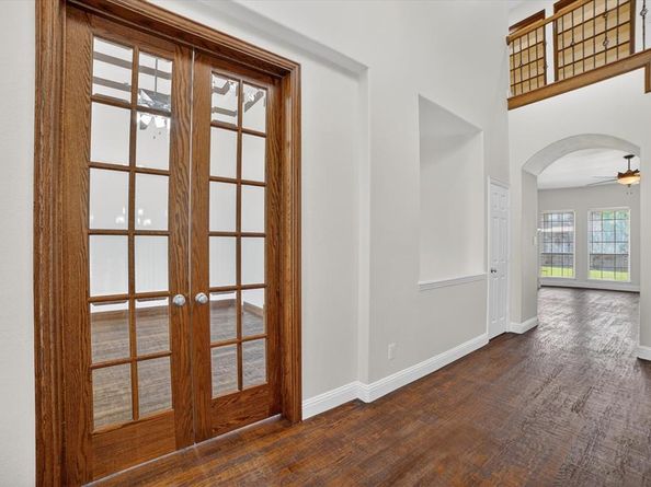 2416  Lady Of The Lake Boulevard , Lewisville Texas 75056
