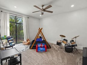 511 S Bluegrove Road , Lancaster Texas 75146