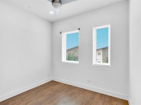 2450 N Garrett Avenue  14, Dallas Texas 75206