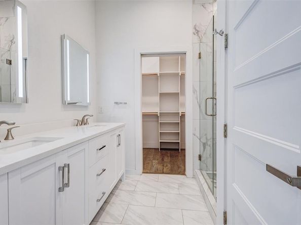 2450 N Garrett Avenue  14, Dallas Texas 75206