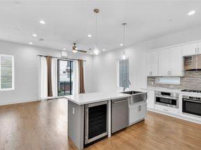 2450 N Garrett Avenue  14, Dallas Texas 75206