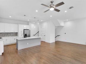 2450 N Garrett Avenue  14, Dallas Texas 75206
