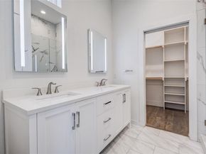 2450 N Garrett Avenue  14, Dallas Texas 75206