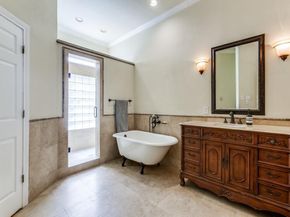 6205  Twin Oaks Circle , Dallas Texas 75240