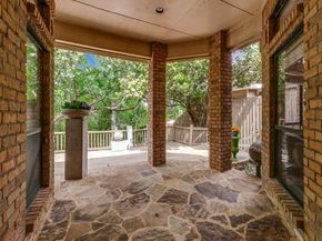 6205  Twin Oaks Circle , Dallas Texas 75240