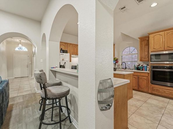 519  Delores Drive , Grand Prairie Texas 75052