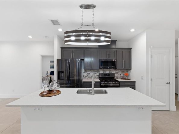 3826  Aransas Street , Dallas Texas 75212