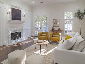 2224  Worthington Street , Dallas Texas 75204