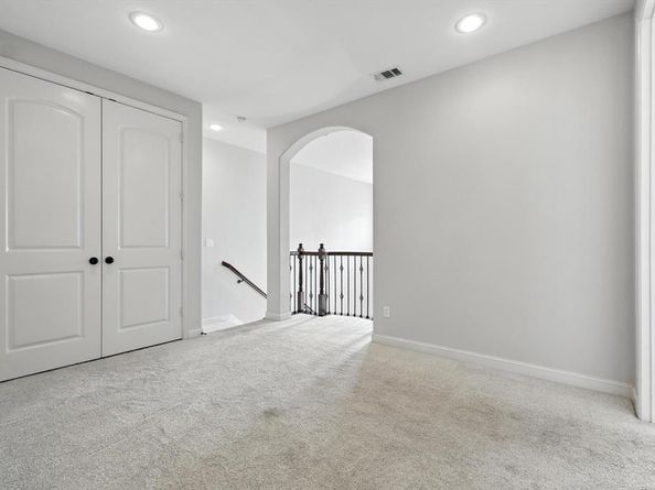 6755  Plaza Via  , Irving Texas 75039