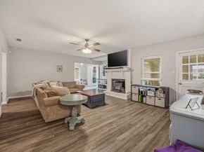 401  Meadow Ridge Drive , Cedar Hill Texas 75104