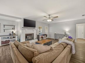 401  Meadow Ridge Drive , Cedar Hill Texas 75104