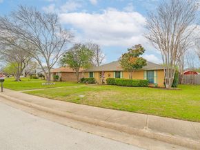 401  Meadow Ridge Drive , Cedar Hill Texas 75104