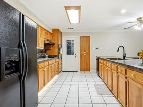 1004  Gladstone Avenue , Azle Texas 76020
