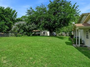 1004  Gladstone Avenue , Azle Texas 76020
