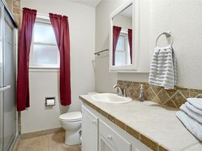 1004  Gladstone Avenue , Azle Texas 76020