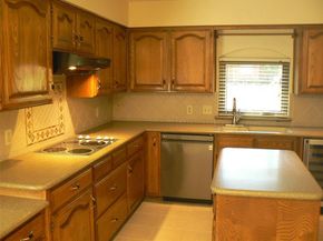 1609  woodhill Lane , Bedford Texas 76021