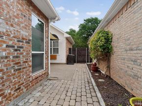 8707  Wellington Road , Irving Texas 75063