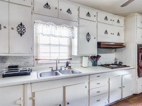 2210  24th Street , Fort Worth Texas 76164