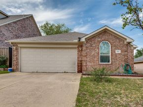 805 E Huitt Lane , Euless Texas 76040