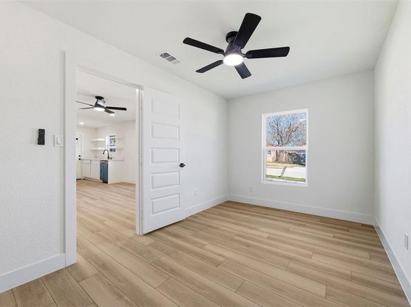 1410  Tanglewood Lane , Garland Texas 75042