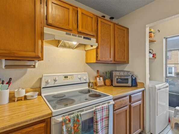 621  Carriagehouse Lane  9F, Garland Texas 75040