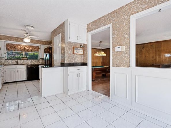 6101  Circleview Drive , Haltom City Texas 76180