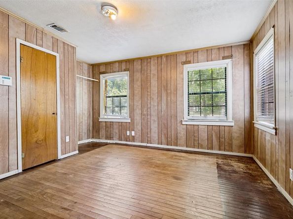 1343 E Ann Arbor Avenue , Dallas Texas 75216