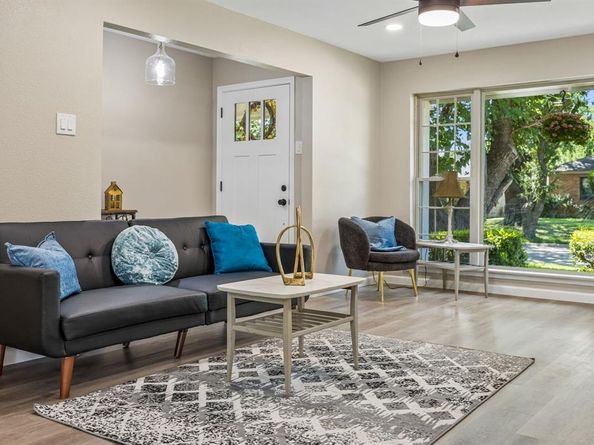 1725  Bardfield Avenue , Garland Texas 75041