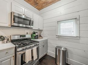1409 W Allen Avenue , Fort Worth Texas 76110