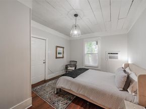 1409 W Allen Avenue , Fort Worth Texas 76110