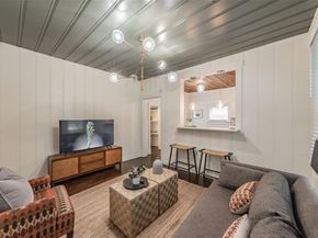 1409 W Allen Avenue , Fort Worth Texas 76110
