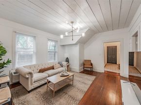 1409 W Allen Avenue , Fort Worth Texas 76110
