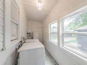 1409 W Allen Avenue , Fort Worth Texas 76110