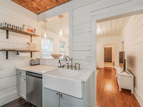 1409 W Allen Avenue , Fort Worth Texas 76110