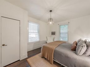 1409 W Allen Avenue , Fort Worth Texas 76110