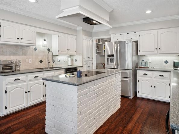 2705  Prairie Creek Court , Plano Texas 75075