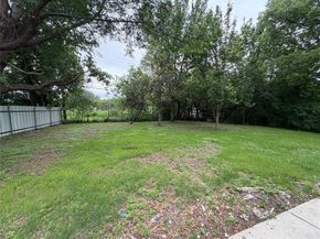 1105  De Ridder Avenue , Fort Worth Texas 76106