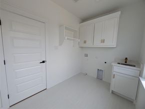 2404  56th Street , Dallas Texas 75241