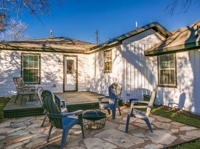 610 E Texas Street , Grapevine Texas 76051