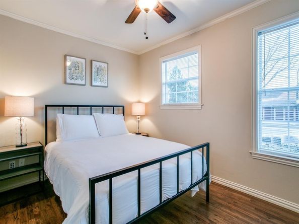 610 E Texas Street , Grapevine Texas 76051